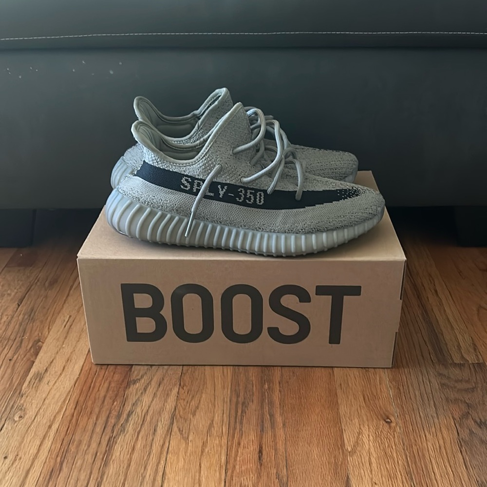 Yeezy 350 v2 Granite men’s size 9.5 with box